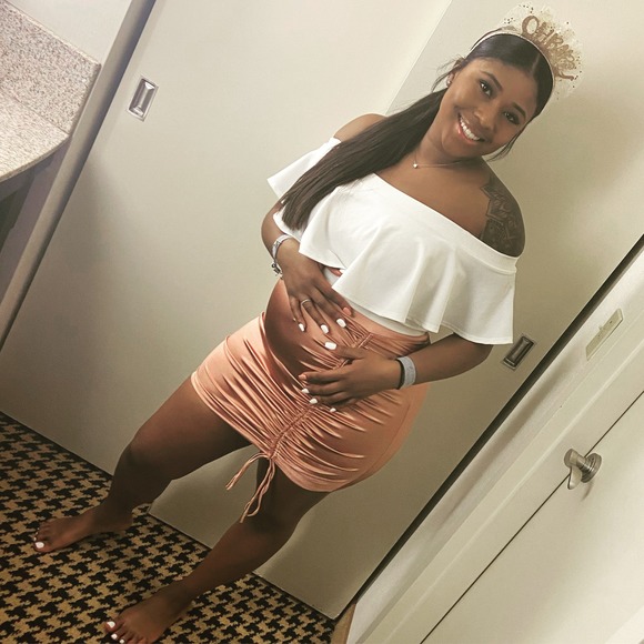 Profile Picture of Ashaunte Hoey (@ashauntexo) on Poshmark