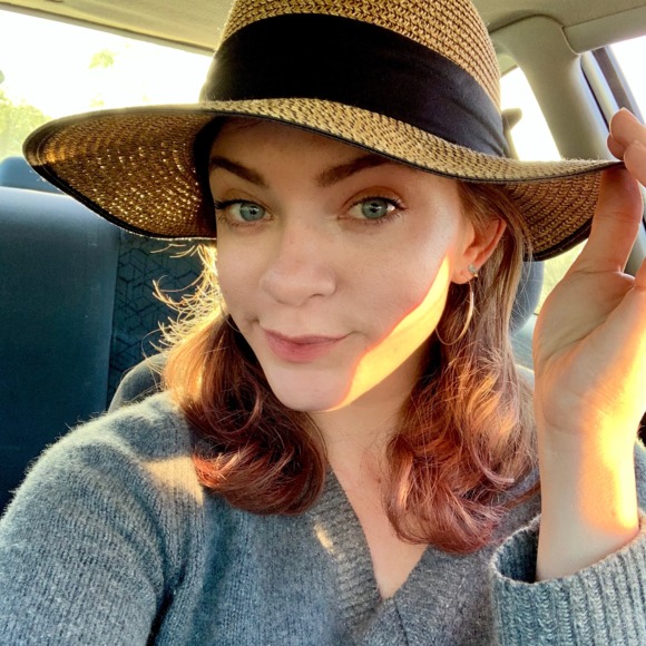 Profile Picture of Claire Penzel (@clairehoney) on Poshmark