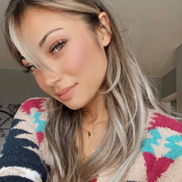 Profile Picture of Alexa Fleming (@alexxxtacy) on Poshmark