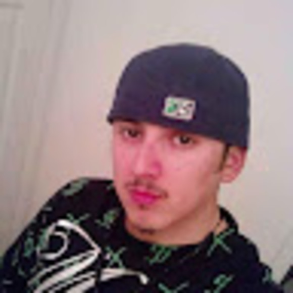 Profile Picture of Danny Gomez (@pinchedog) on Poshmark