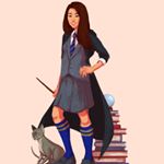 Profile Picture of Courtney (@pawsitivelybookish) on Instagram