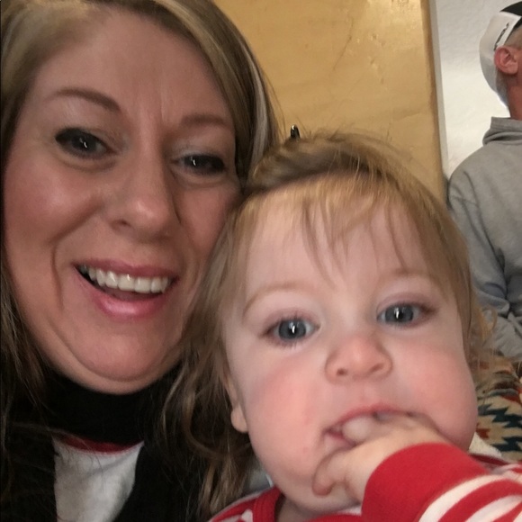 Profile Picture of Dawn Mcguire (@mcguiregirls) on Poshmark