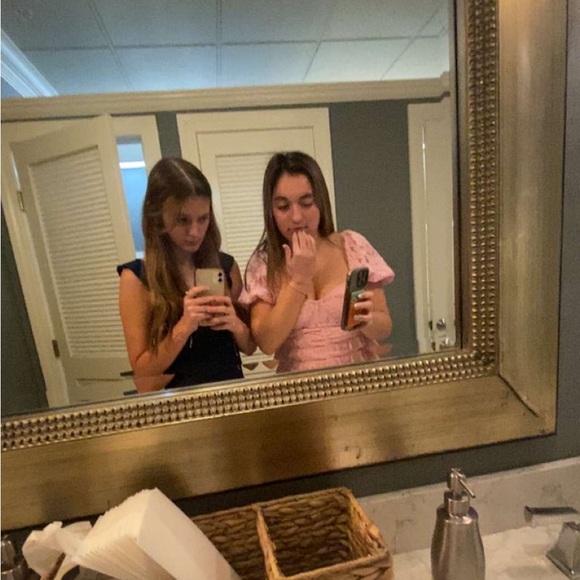 Profile Picture of Addison Williams (@addisonw409) on Poshmark
