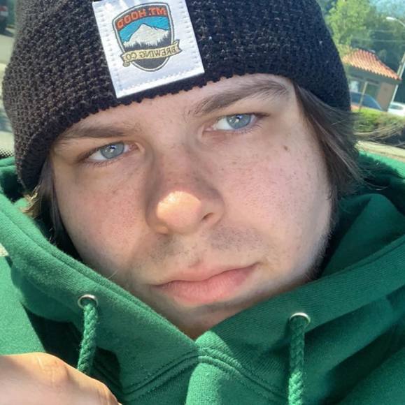 Profile Picture of Ethan Sampson (@ethanmew) on Poshmark