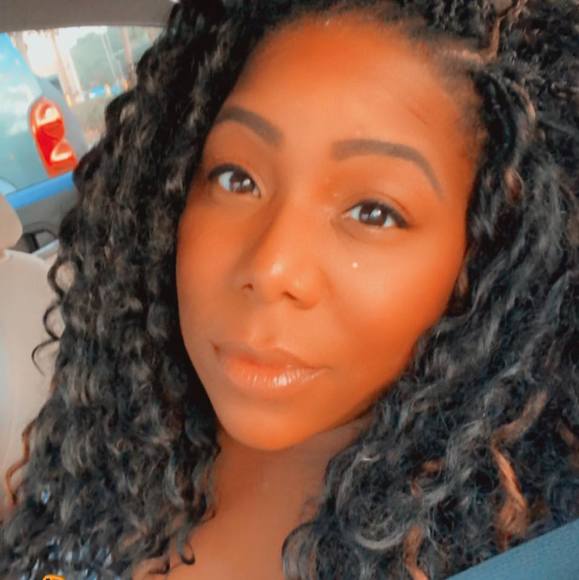 Profile Picture of Leanne Wade (@leeandash8605) on Poshmark