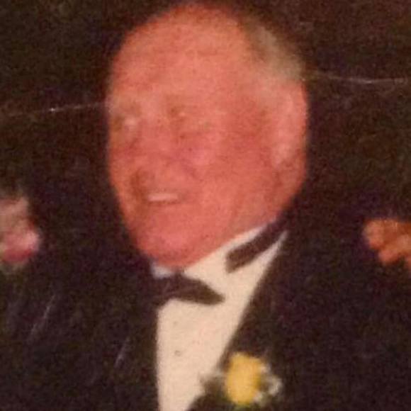 Profile Picture of Sean Tierney (@sctierney) on Poshmark