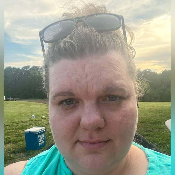 Profile Picture of Shannon Browne (@xoxodreamers) on Poshmark