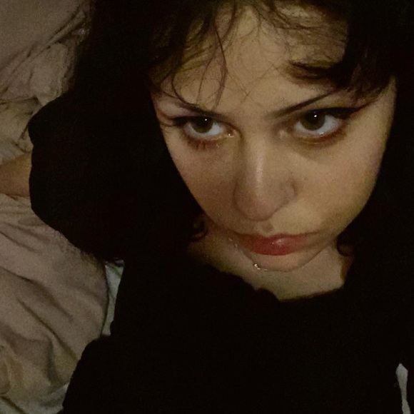 Profile Picture of Lorelei Anderson (@loreleiander540) on Poshmark