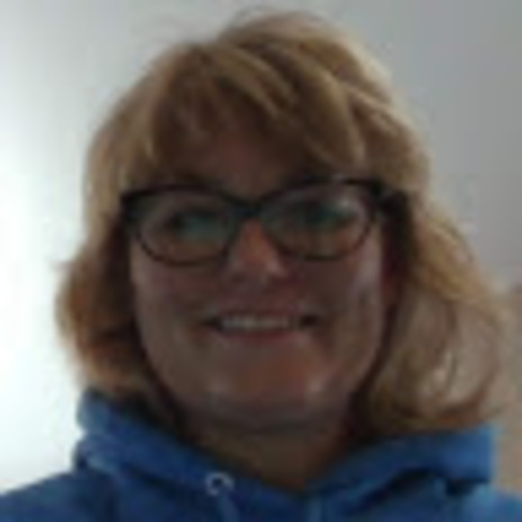 Profile Picture of Cheryl Droese (@cheryldroese) on Poshmark