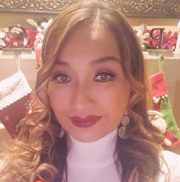 Profile Picture of Nora Mota (@noramota69) on Poshmark