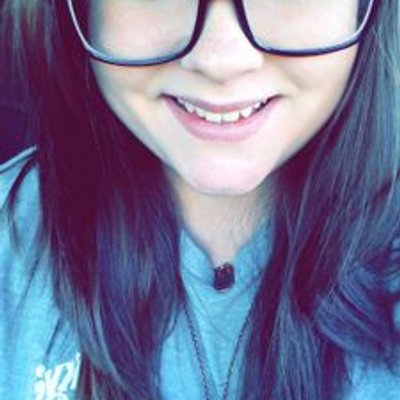 Profile Picture of Carrie Hebert (@Carebare1423) on Twitter