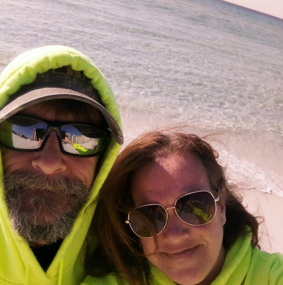 Profile Picture of Mikenkris Gainesapple (@mikegaines2015) on Poshmark