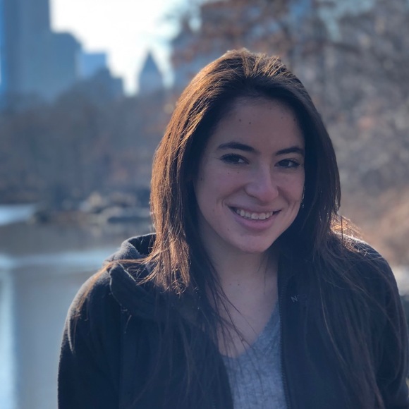 Profile Picture of Rachel Blazer (@rachelblazer) on Poshmark