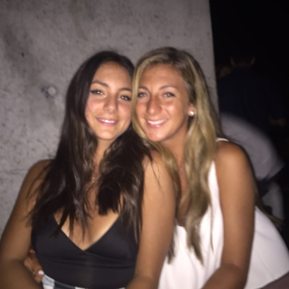 Profile Picture of Ali Gorab (@bellag5) on Poshmark