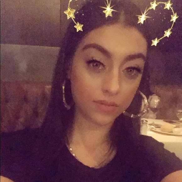 Profile Picture of Alexandria Salgado (@alexni) on Poshmark