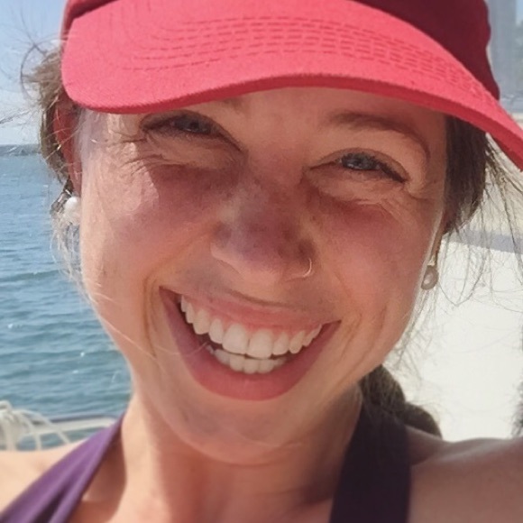 Profile Picture of Lisa Harrison (@sojournwell) on Poshmark