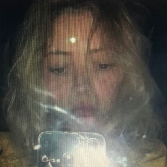 Profile Picture of Clare Ellison (@clareellisoanpw) on Poshmark