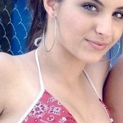 Profile Picture of Christina Constant (@christinacona1) on Twitter