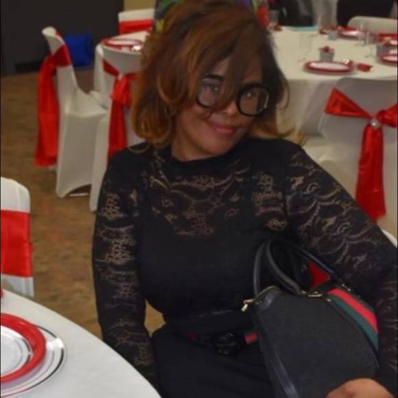 Veronica Cornett - Poshmark Profile Picture of Veronica Cornett (@asktheex) on Poshmark