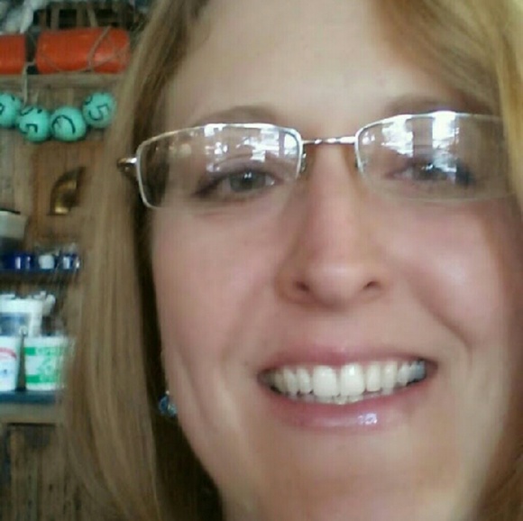 Profile Picture of Allison Kristoff (@alli9499) on Poshmark