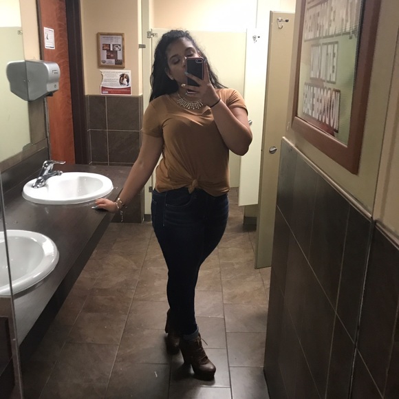 Profile Picture of Maura Jackson (@maurachristine_) on Poshmark