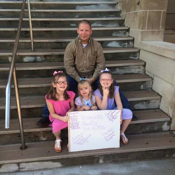 Profile Picture of Michael Boggess (@greatdaddyof3) on Poshmark