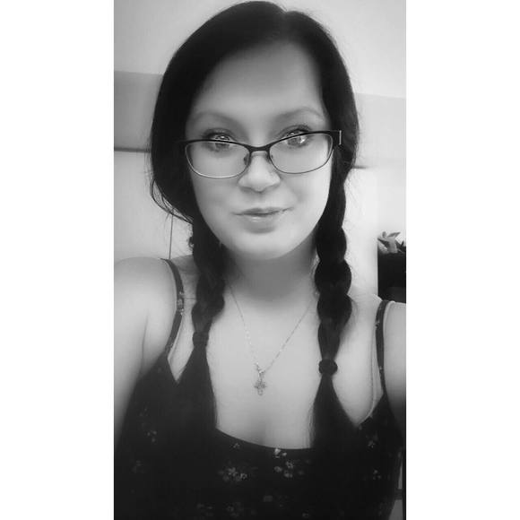 Profile Picture of Mary Widdifield (@merw93) on Poshmark