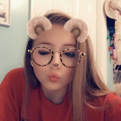 Profile Picture of Elizabeth Carmichael (@Elizabe21542611) on Twitter