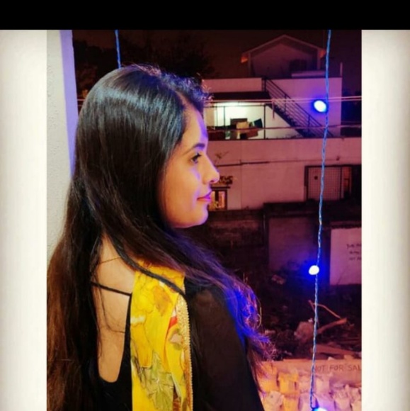 Profile Picture of Nandini Nandini (@nandy9648) on Poshmark