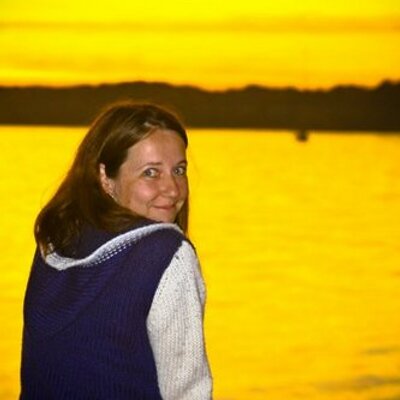 Profile Picture of Julie Payne (@julannepayne) on Twitter