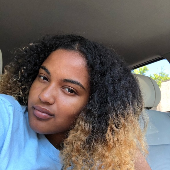 Profile Picture of Mya Rivera (@newwavem) on Poshmark