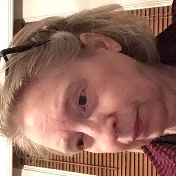 Profile Picture of Eileen Schaffer (@eschaff52) on Poshmark