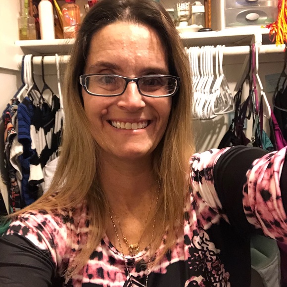 Profile Picture of Donna Hammen (@donnajh02) on Poshmark