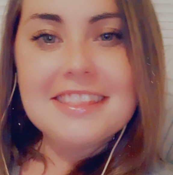 Profile Picture of Haley Crabtree (@cutepoop36) on Poshmark