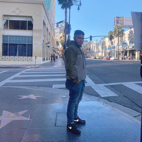 Profile Picture of Marlon Cusco (@marlonlopez213) on Poshmark