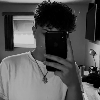 Profile Picture of Burr🎲 (@amber_gabbana) on Twitter