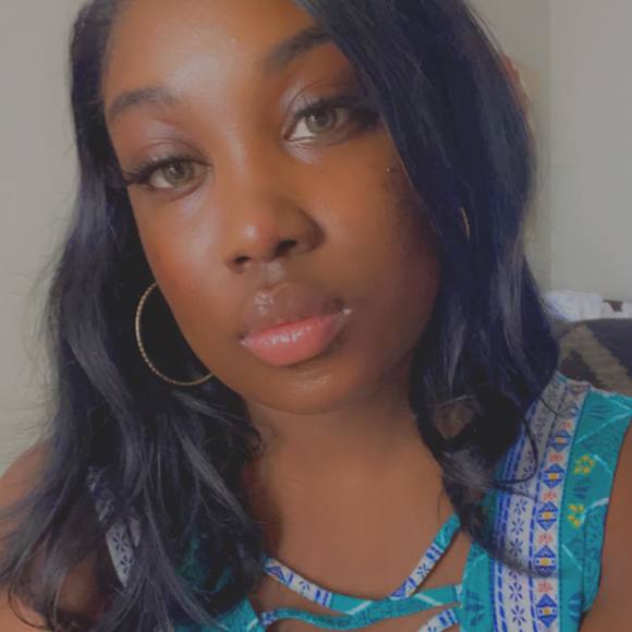 Profile Picture of Brianna Pompey (@briannapompey) on Poshmark