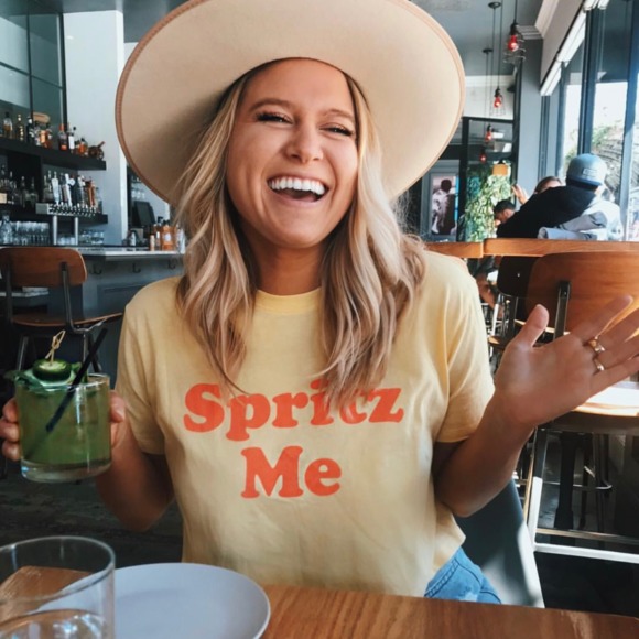 Profile Picture of Elle Clausner (@elleclausner) on Poshmark