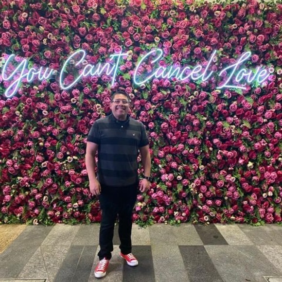 Profile Picture of Oliver Chavez (@oliverchavez868) on Poshmark