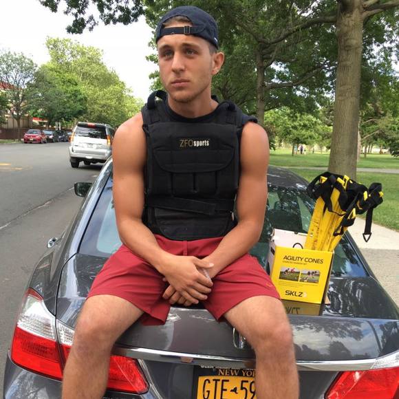 Profile Picture of Alex Amenta (@amentaaaaa) on Poshmark
