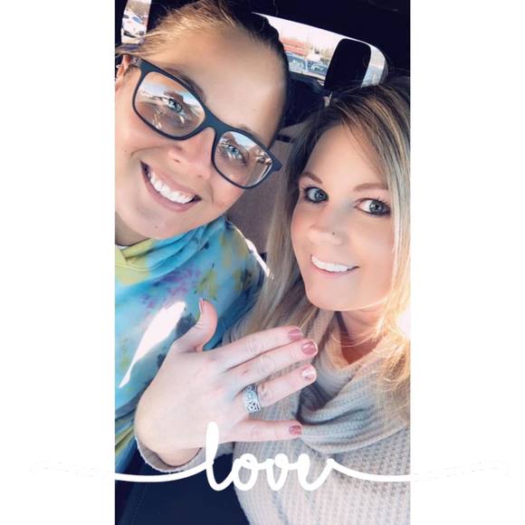 Arin Grisier - Poshmark Profile Picture of Arin Grisier (@grisiers) on Poshmark