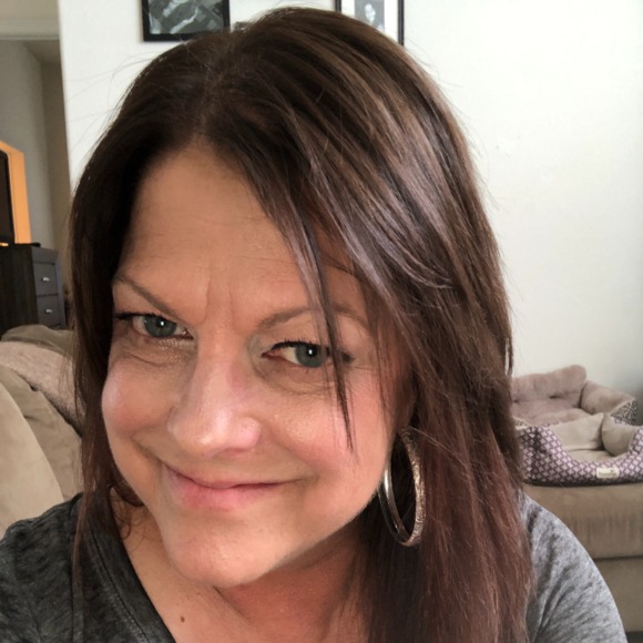 Profile Picture of Lisa Kennedy (@ljjk2009) on Poshmark