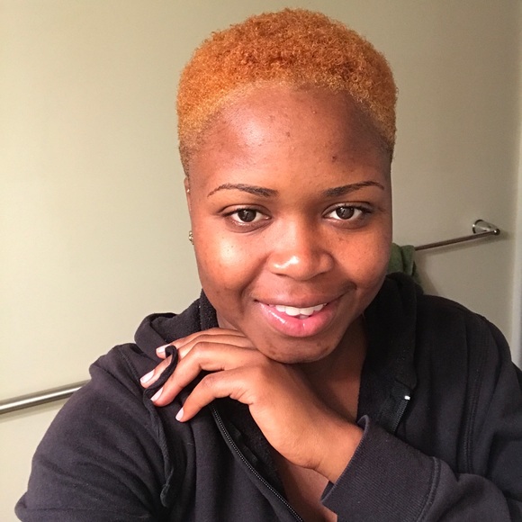 Profile Picture of Amanda Grenardo (@aagrenardo1989) on Poshmark