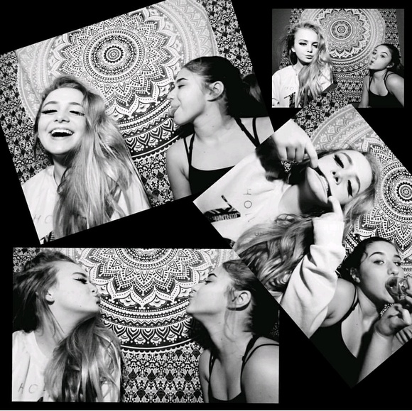 Kaleigh Moore - Poshmark Profile Picture of Kaleigh Moore (@kaleighanne1985) on Poshmark