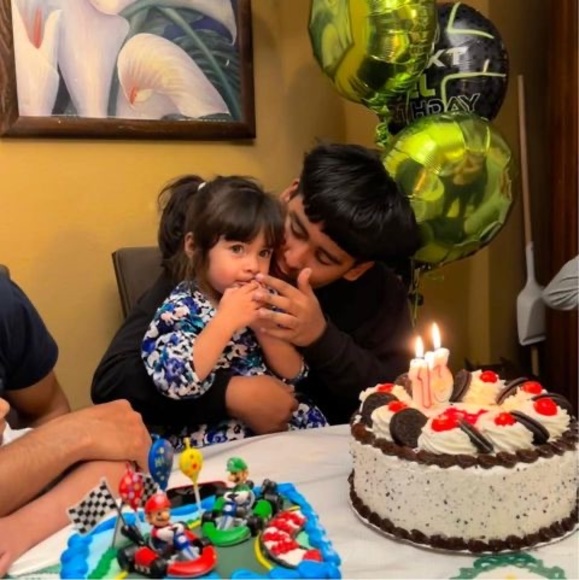 Profile Picture of Alex Sánz (@marl_ara) on Poshmark