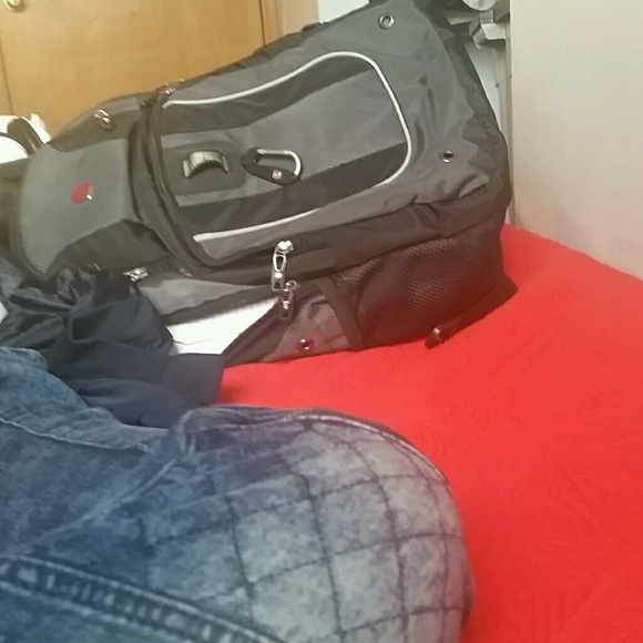 Profile Picture of Russell Campbell (@russellcampbell) on Poshmark