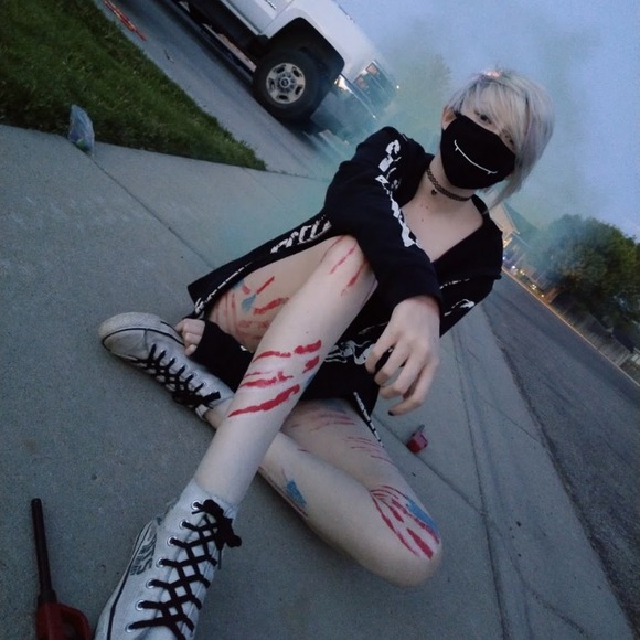 Profile Picture of Taniqua Babbitt (@niqualashay716) on Poshmark