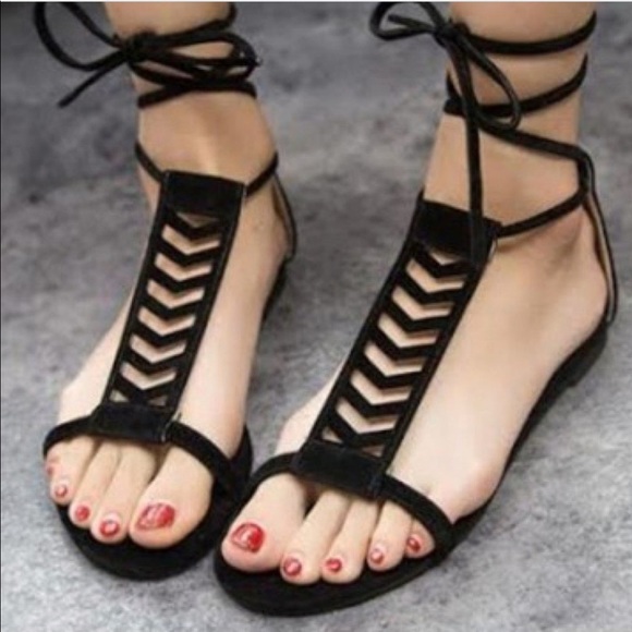 Profile Picture of Maimoona Sayed (@maliaeshaqzi) on Poshmark