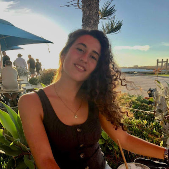 Profile Picture of Isabel Kohlmann (@isabelkohlmann) on Poshmark