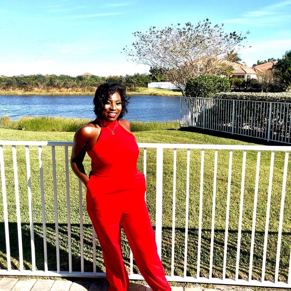 Profile Picture of Pauline Williams (@paulinewilli281) on Poshmark